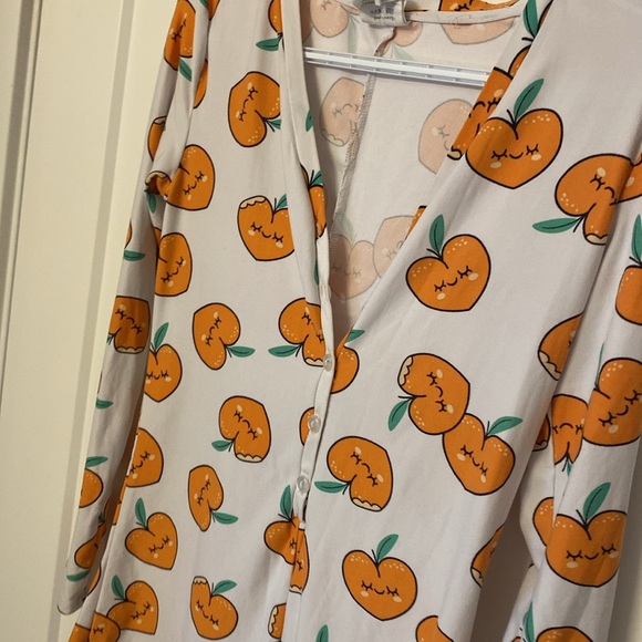 🍑We Care Weekend Edition Peachy Jammies 🍑 - Picture 4 of 7